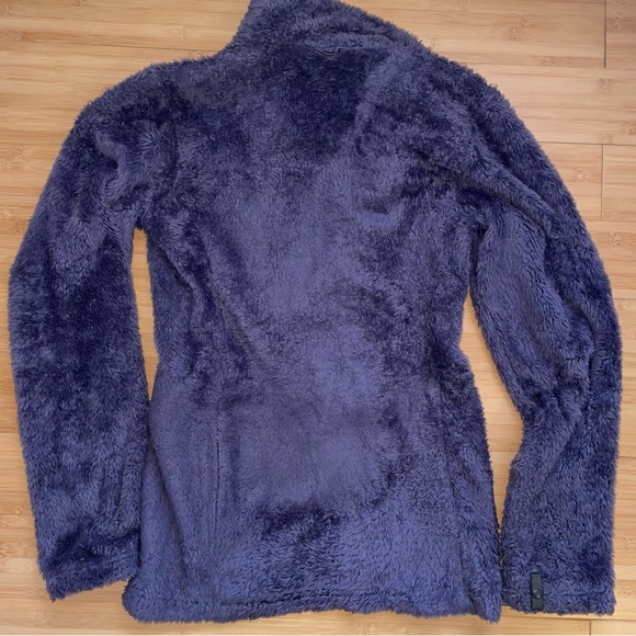 XS Fuzzy Northface Jacket - Picture 2 of 6